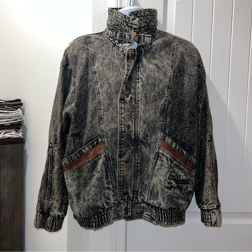 Vintage Unisex Stranger Things Vibes Detailed Acid Wash Collared Jacket